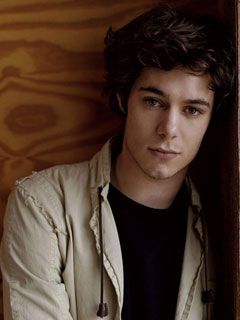 Adam Brody 