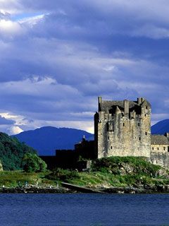 Eilean Donan Castle Loch Duich - Scotland