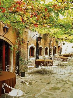 Dining Alfresco - Venice - Italy