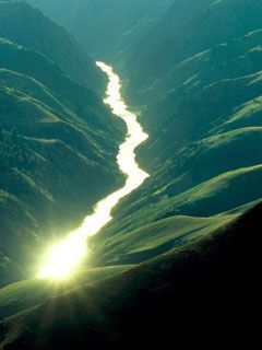 Sunlight-Reflecting-off-the-Salmon-River -Idaho