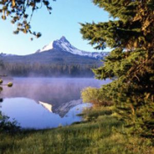 Big Lake at Sunrise - Mount-Washington - Oregon
