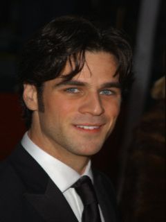 Eddie Cahill