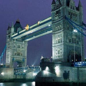 London - Tower Bridge by night