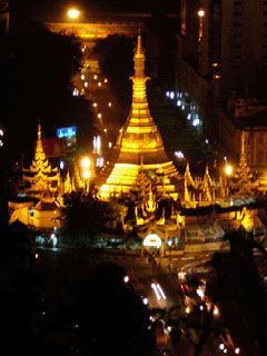 Yangon - Sule pagoda at night