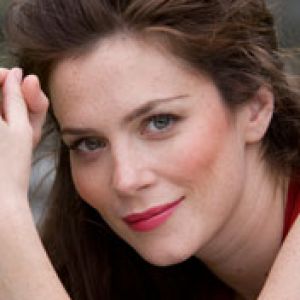 Anna Friel