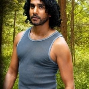 Naveen Andrews
