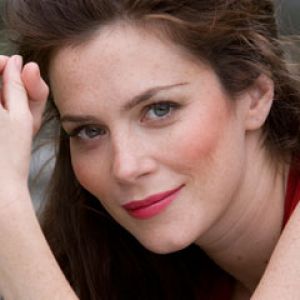 Anna Friel