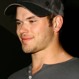 Kellan Lutz - Emmett 