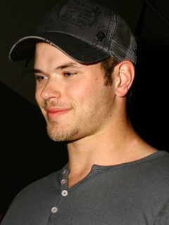 Kellan Lutz - Emmett 