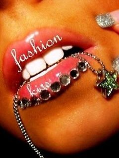 Fashion Kiss