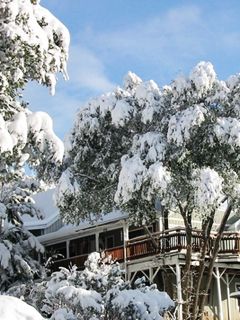 Sierra Mountain Lodge