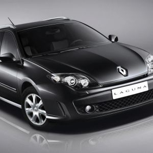 Renault-laguna-black-edition-2009-4