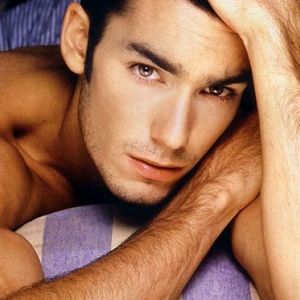 Aaron Diaz