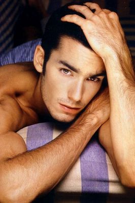 Aaron Diaz