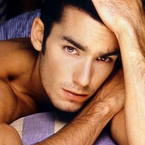 Aaron Diaz