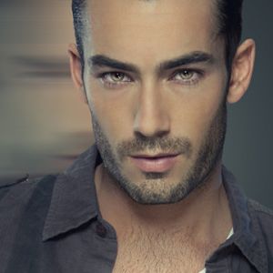 Aaron Diaz