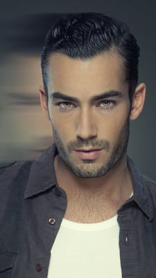 Aaron Diaz