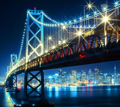 Nočný pohľad na Bay Bridge