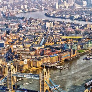 Londýn Tower bridge z diaľky