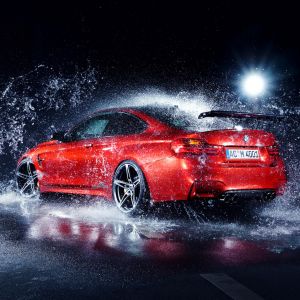 BMW M4 červené