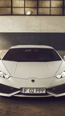 Biele Lamborghini Huracan spredu